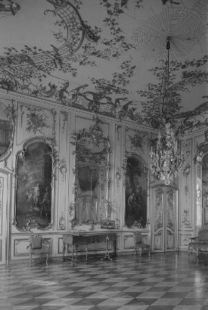 Potsdam. Schloss Sanssouci, Konzertzimmer, Blick in den nordwestlichen Raum