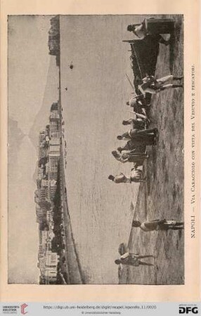 Napoli – Via Caracciolo con Vista del Vesuvio e Pescatori. – Rue Caracciolo avec la vue du Vésuve et des Pescatori (Pêcheurs). – Via Caracciolo with view of Vesuvius and Pescatori – Caracciolo – Strasse mit Aussicht auf den Vesuv und Fischer.
