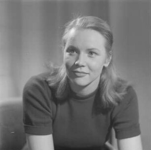 Porträt von Karla Runkehl, Schauspielerin am Deutschen Theater Berlin : Porträt von Karla Runkehl