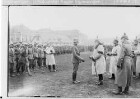 König Wilhelm II. von Württemberg besucht am 20. oder 22. November 1917 die 27. Infanteriedivision auf dem Kasernenhof in Mülhausen