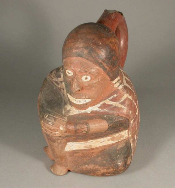 Sitzende anthropomorphe Figur