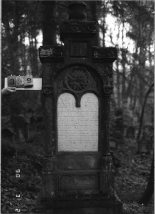 Grabstein 339 (neu: 705)