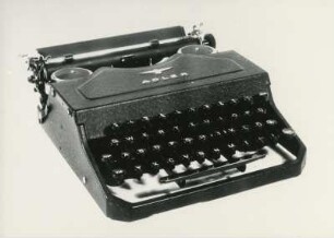 Kleinschreibmaschine "Modell Favorit 2" der Adlerwerke vorm. Heinrich Kleyer