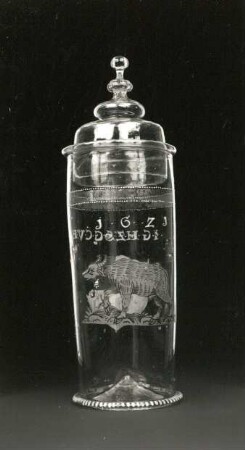 Deckelhumpen mit Darstellung eines Huftieres. Sachsen, 1621. Glas, Emailmalerei, z. T. vergoldet. Dresden: Kunstgewerbemuseum (Haase, 1988, Kat. Nr. 18)