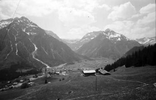 Mittelberg: Blick von der Sesselbahn auf Mittelberg