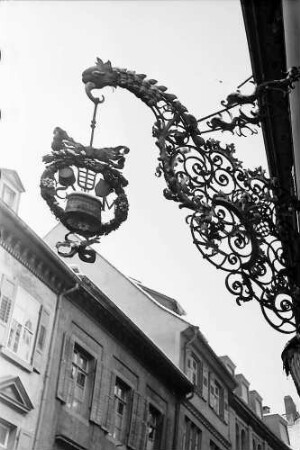 Freiburg i. Br.: Wirtshausschild am Großen Meierhof