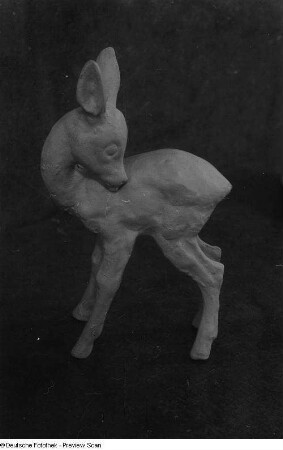 Eine Rehkitz-Porzellanfigur