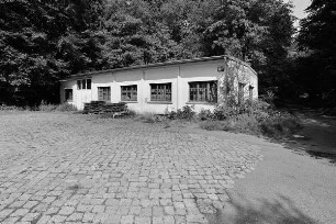 Schirrmeisterei und Schreinerei der Luftmunitionsanstalt Hartmannshain (Wirtschaftsgebäude); Grebenhain, Zum Hohenrain 7
