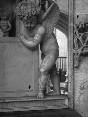 Grabdenkmal Philibert le Beau, Putto