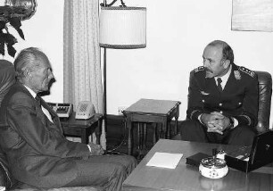 Freiburg im Breisgau: Antrittsbesuch von Oberst Manfred Purucker bei Oberbürgermeister Eugen Keidel