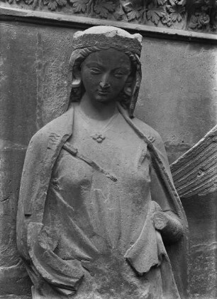 Nördliches Westportal — Nördliches Gewände — Helena (4. Figur)