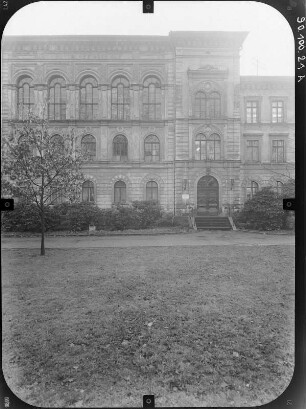 Zittau, Theaterring 3. Pestalozzischule (1866). Teilansicht