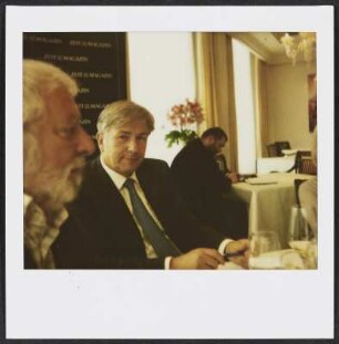 Klaus Wowereit und Wolfram Siebeck beim Die Zeit-Kochwettbewerb im Ritz-Carlton Berlin