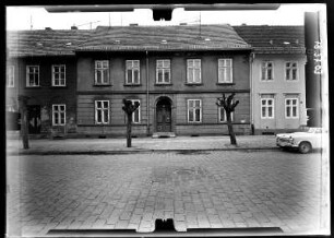 Neuruppin, Wilhelm-Pieck-Straße (Präsidentenstraße) 13. Wohnhaus. Straßenfront