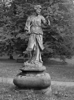 Statue einer weiblichen Person