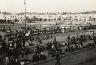Stryj (Ukraine). Ringplatz mit Marktständen