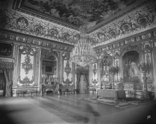 Neues Schloss — Westflügel — Zimmer