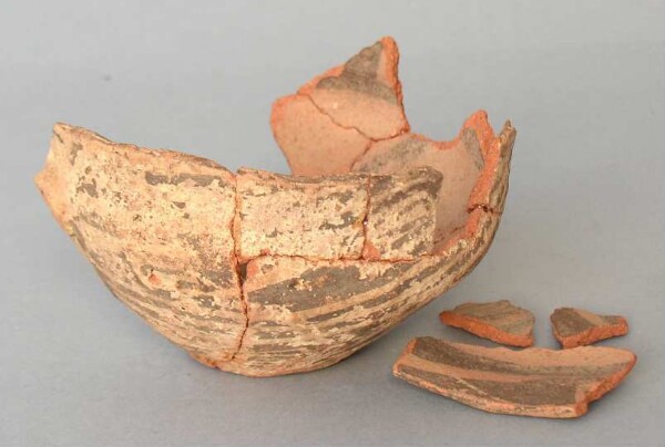 Clay bowl (fragmented)