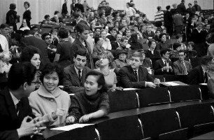 Freiburg: Universität; Studenten und Studentinnen im Auditorium Maximum