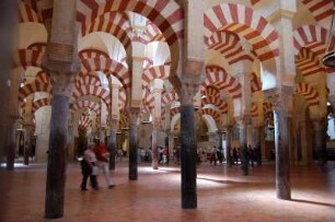 Cordoba - Innenraum der Mesquita Moschee-Kathedrale : Mezquita-Moschee, 8. Jh., aufgenommen in Cordoba im Mai 2007
