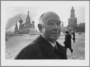 Der Sammler Peter Ludwig auf dem Roten Platz, Moskau
