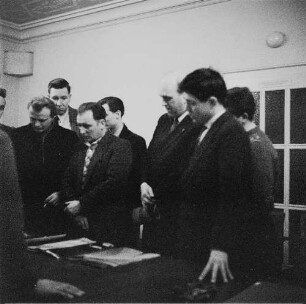 Zirkel Bitterfeld : Bitterfeld. VEB Elektrochemisches Kombinat Bitterfeld.