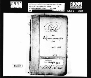 Schneeverwehungen und Schneeräumearbeiten