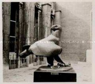 Essen, Museum Folkwang, Bildhauer Philipp Harth, Figur "Adler"