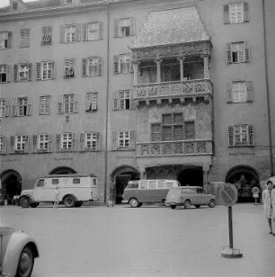 Innsbruck. Goldenes Dachl mit Prunkerker (um 1500)