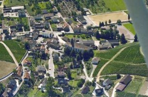 Durbach: Ortszentrum mit Kirche und Hotel Ritter