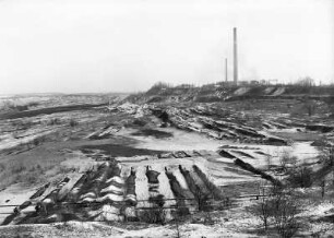 Senftenberg-West, verlassener Tagebau "Meuro" mit Brikettfabrik bei Meurostollen, südöstlich Meuro