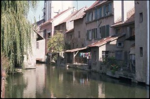 Häuser am Fluss in Ensisheim