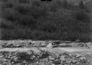 Fluss : Ein Fluss im Tian Shan Hochgebirge