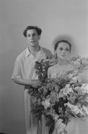 Gastspiel eines russischen Ballett- und Künstlerensembles in der Deutschen Staatsoper Berlin : Primaballerina Alla Schelest mit Partner Boris Bregwadse