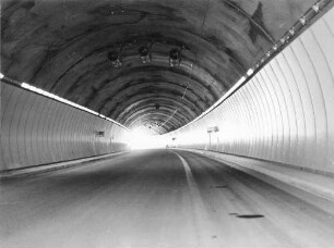 Schönbuchtunnel, km 607,724 - 608,350 Tunnelauskleidung und Beleuchtungsband