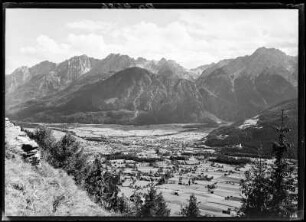 Österreich, Lienz. Stadtansicht gegen Lienzer Dolomiten