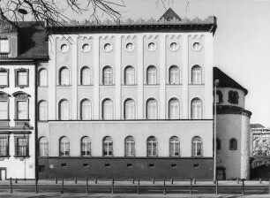 Saalhof; Frankfurt, Mainkai 30, Historisches Museum, Fahrtor 2