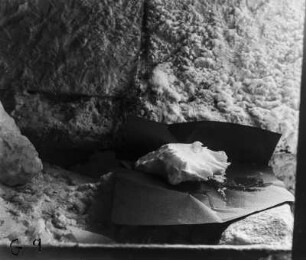 Erodierter Schneeblock : Durch Erosion entstandener Schneeblock.