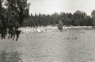 Seifhennersdorf, Volksbadstraße. Volksbad. Blick über den Badeteich