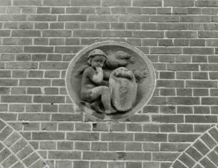 Medaillon mit Putto