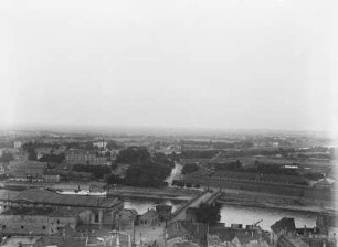 Magdeburg. Blick vom Turm der St.-Johanniskirche auf die Elbe (Stromelbe) mit Strombrücke zur Zitadelle