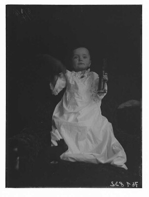 Friederike Apel im Taufkleid