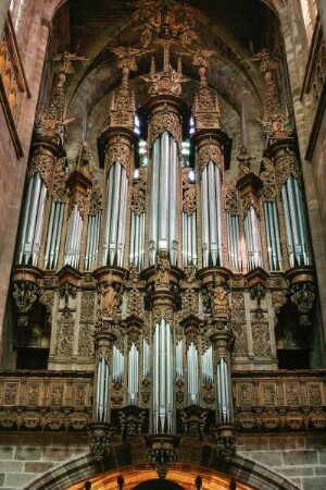 Frankreich. Midi Pyrenees. Aveyron. Rodez. Kathedrale Notre Dame. Orgel. Gehäuse aus dem 17 Jahrhundert. Detail