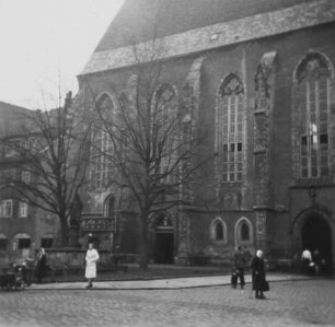 Meißen, Heinrichsplatz 3. Ehemalige Franziskanerkirche (jetzt Stadtbibliothek und Stadtmuseum) (um 1350/1400). Ansicht vom Heinrichsplatz