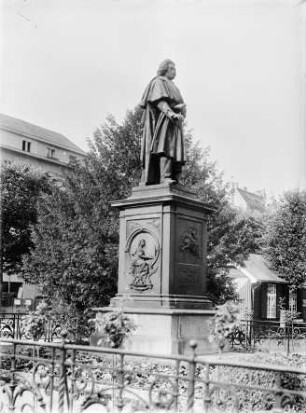 Beethoven-Denkmal auf dem Münsterplatz in Bonn