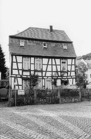 Wohnhaus, Fachwerk; Gelnhausen, Burgstraße 29