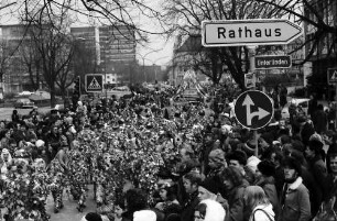 Freiburg: Festzug, von oben