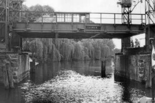 Alte Plauer Hubbrücke an der Müritz-Elde-Wasserstraße