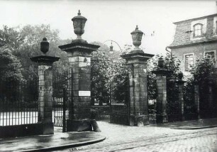 Eingang zum Schlossplatz. Detmold. Lange Straße
