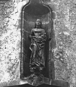 Halle (Saale), Moritzburg, Ostseite, Torturm, Nische über der Durchfahrt, Hl. Katharina